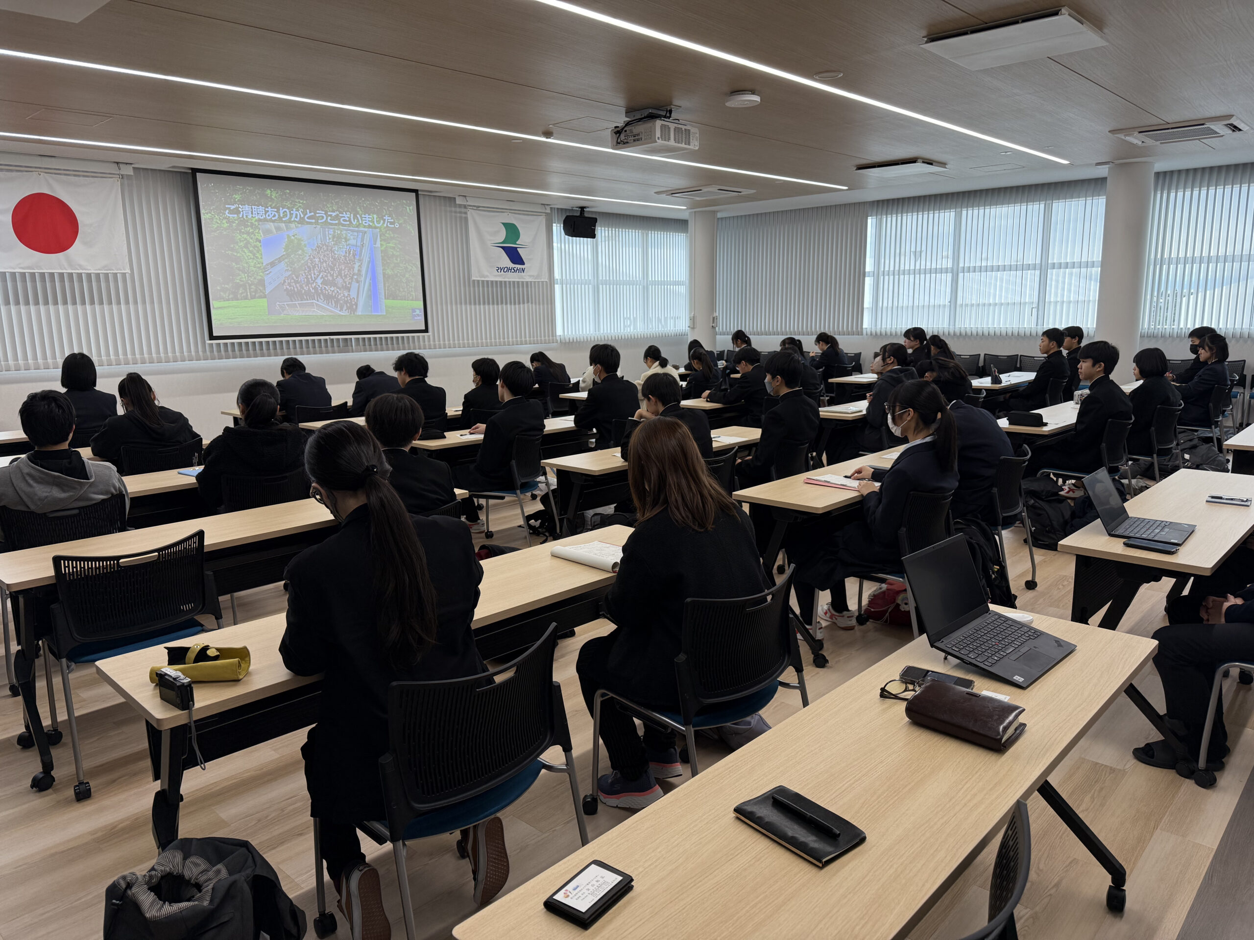 社会へ羽ばたく『17歳の挑戦』富山の企業魅力発見推進支援」 高校生
